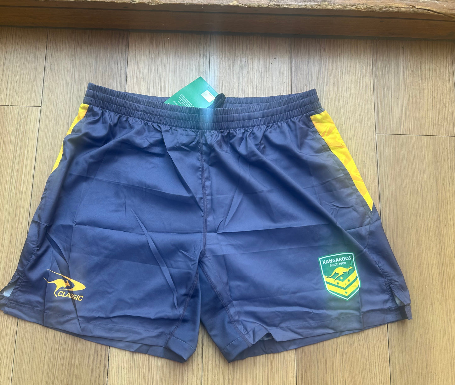 AUSTRALIAN KANGAROOS TRAINING/GYM SHORTS WITH POCKETS season 2024/25 (adults)